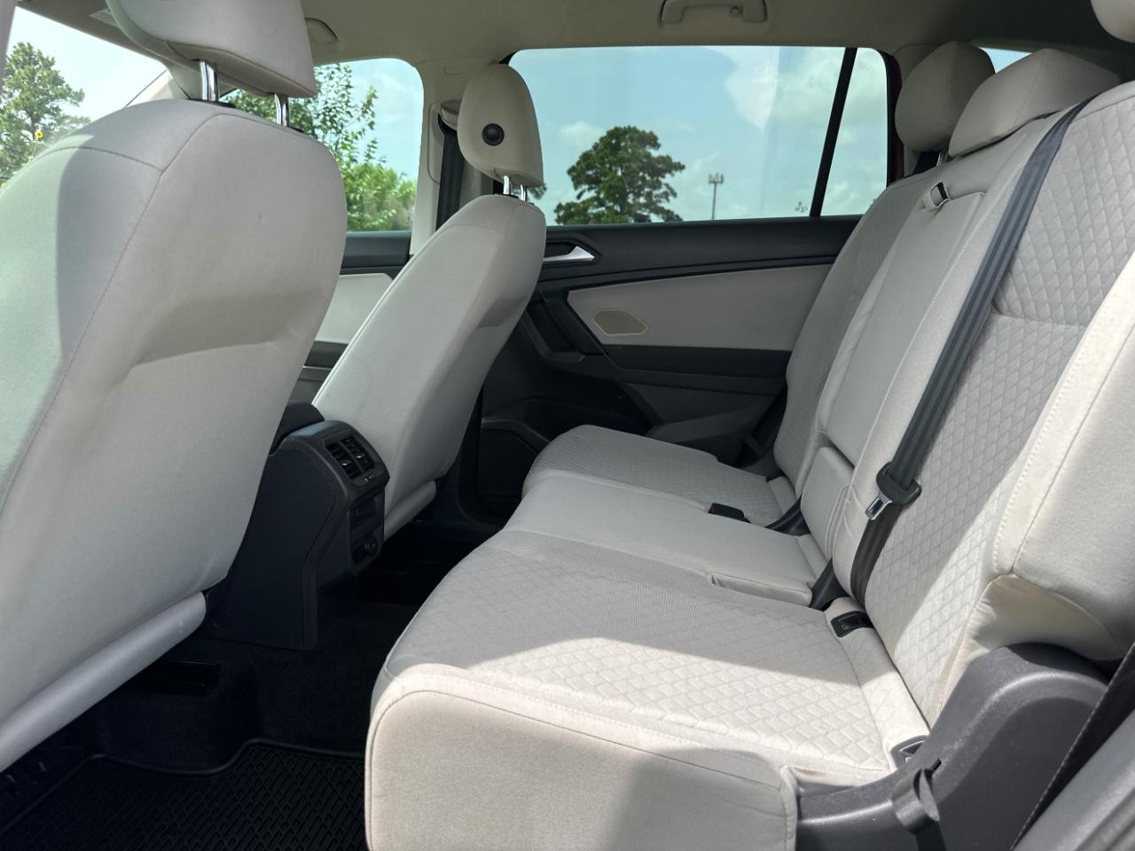 Volkswagen Tiguan S 2019
