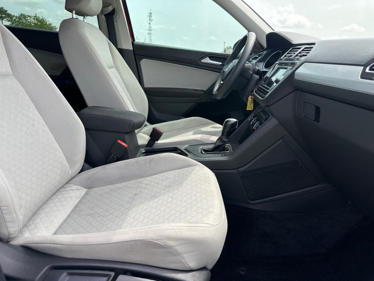 Volkswagen Tiguan S 2019
