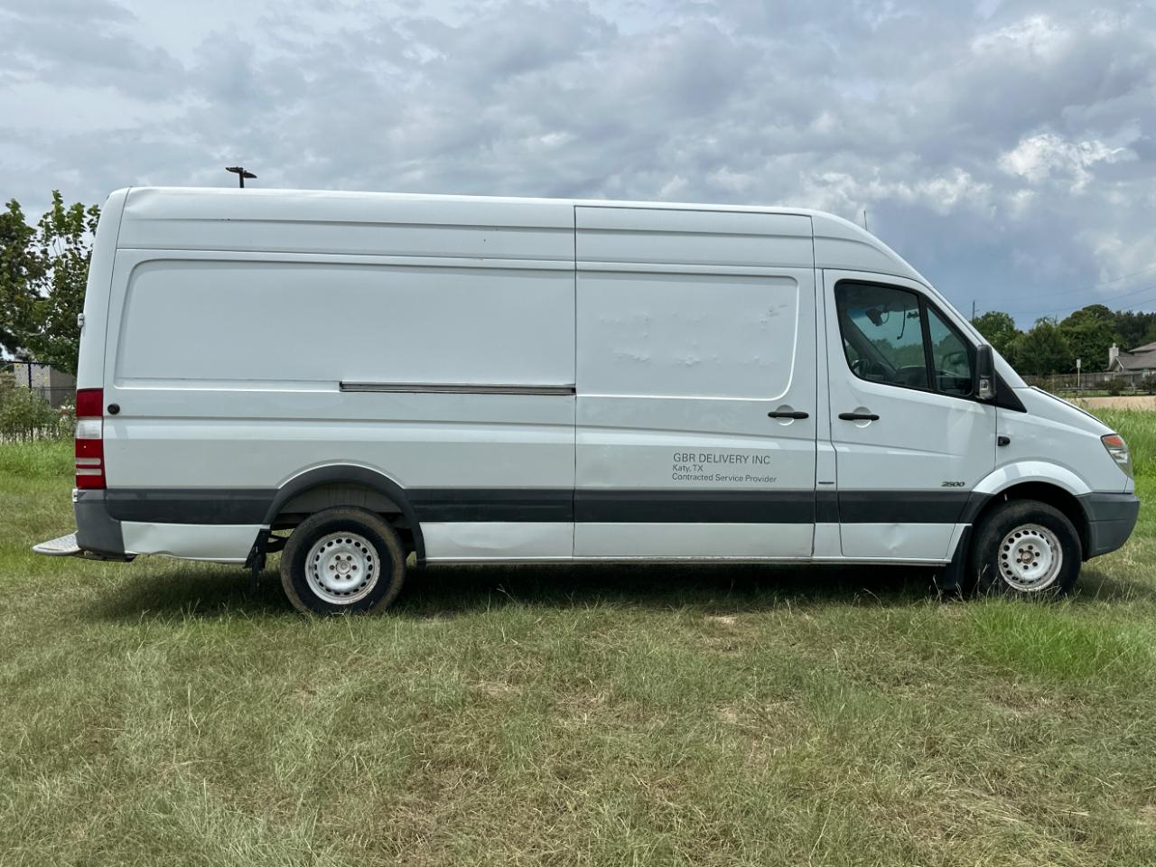 Mercedes-Benz Sprinter 2500 High Roof 170-in. WB 2011