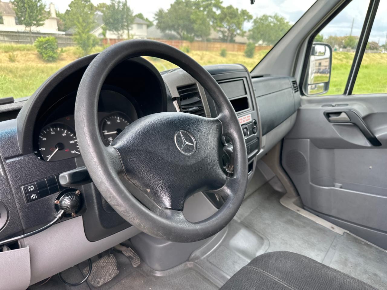 Mercedes-Benz Sprinter 2500 High Roof 170-in. WB 2011