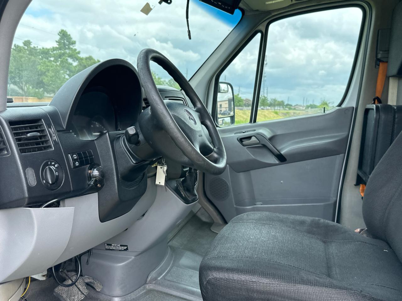 Mercedes-Benz Sprinter 2500 High Roof 170-in. WB 2011