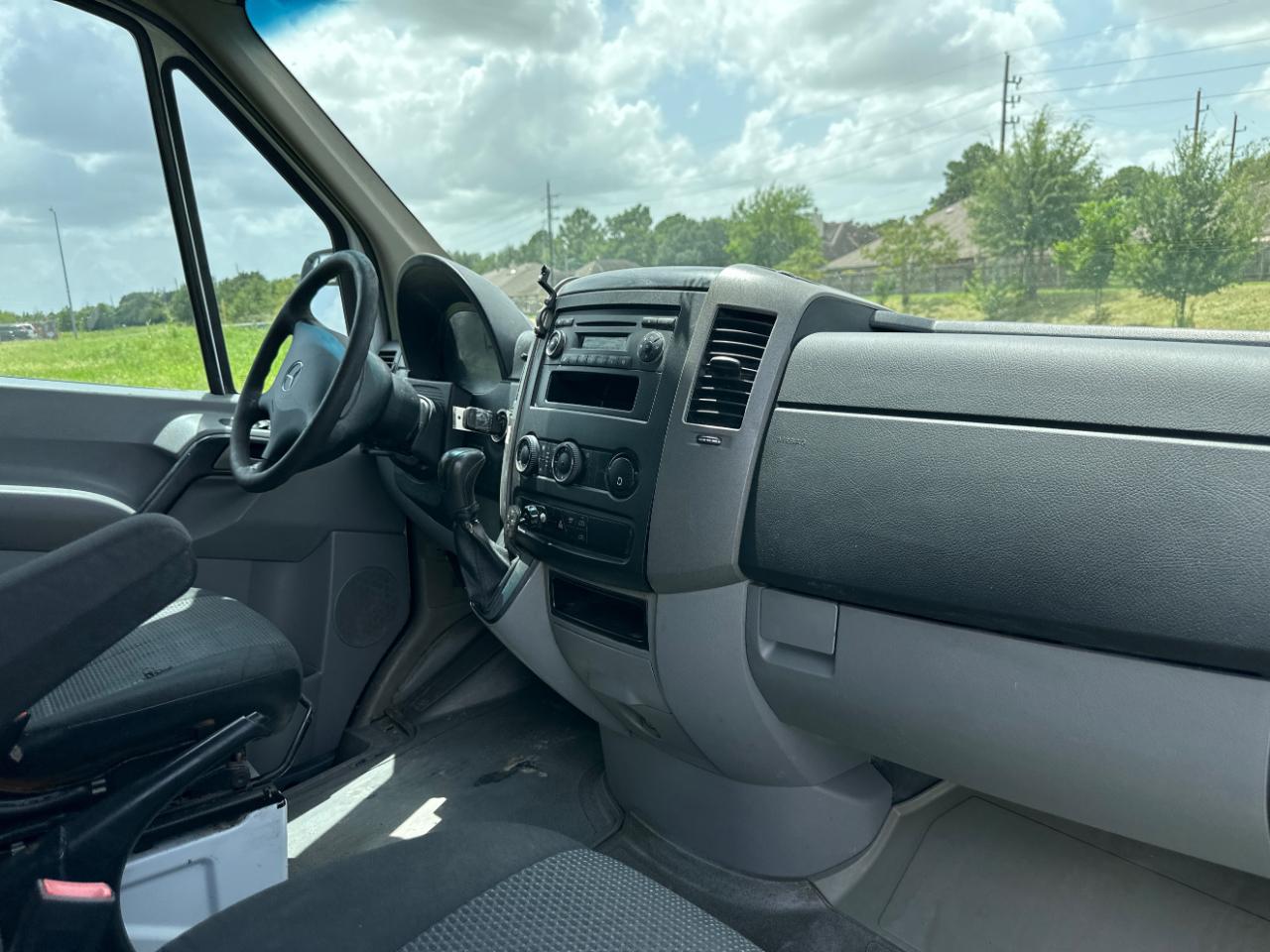 Mercedes-Benz Sprinter 3500 High Roof 170-in. WB EXT 2011