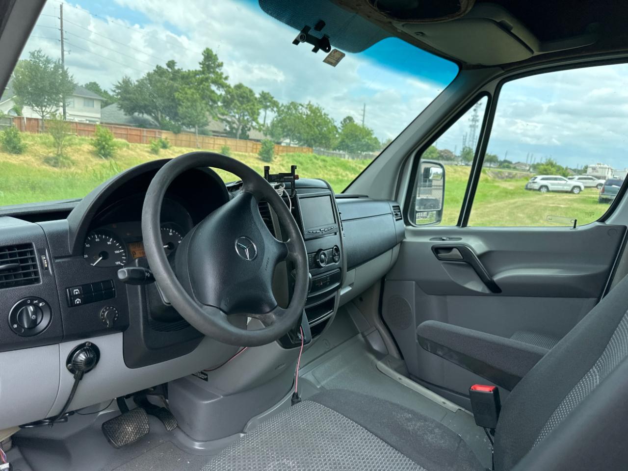 Mercedes-Benz Sprinter 2500 High Roof 170-in. WB 2011