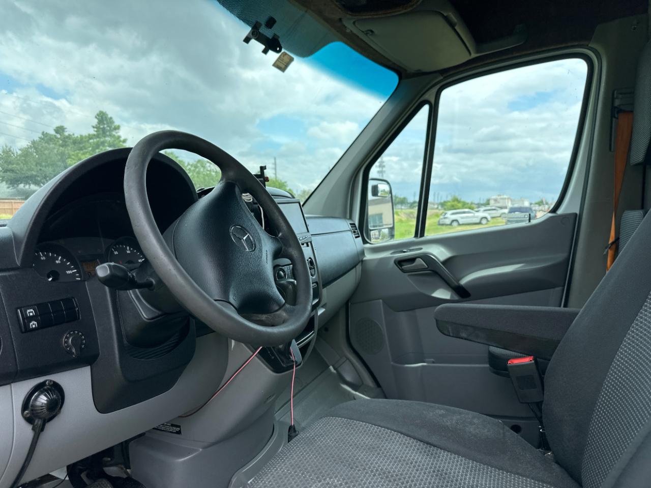 Mercedes-Benz Sprinter 2500 High Roof 170-in. WB 2011