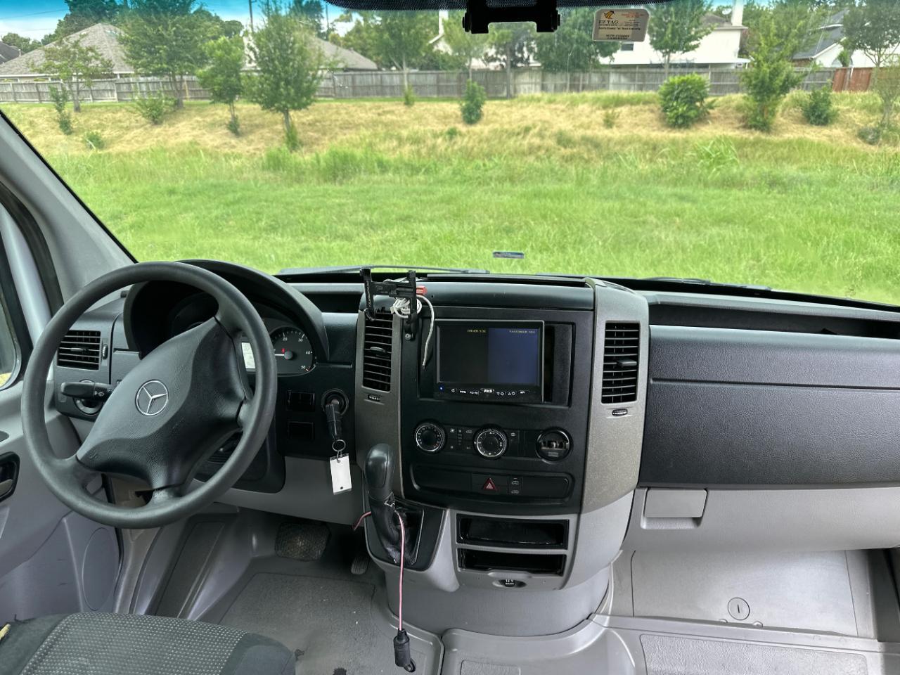 Mercedes-Benz Sprinter 2500 High Roof 170-in. WB 2011