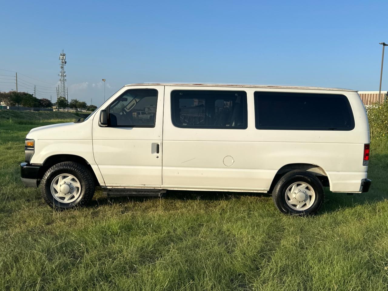Ford Econoline E-150 XL 2008