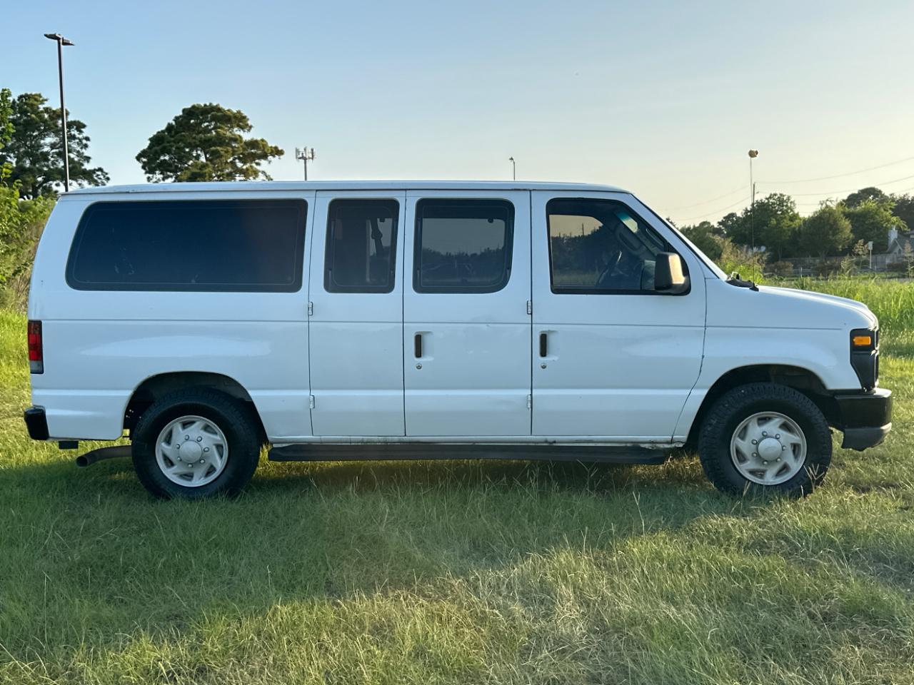 Ford Econoline E-150 XL 2008