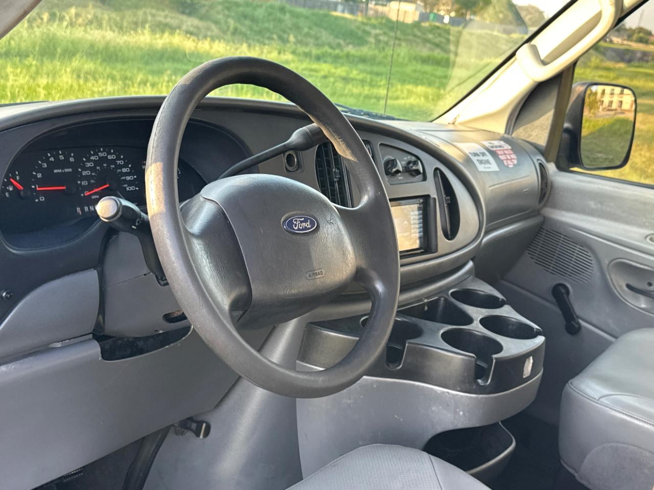 Ford Econoline E-150 XL 2008