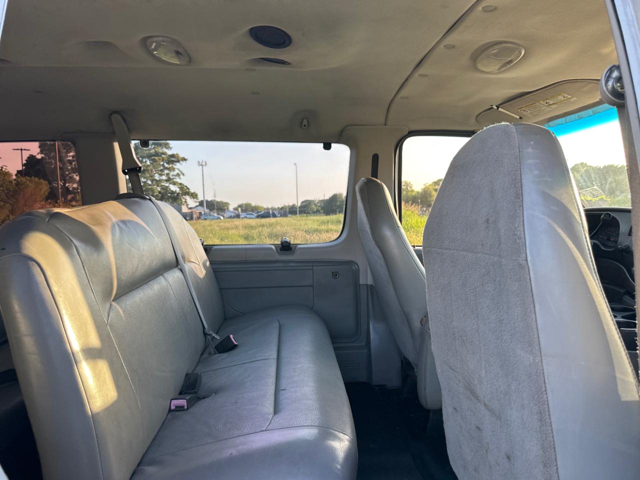 Ford Econoline E-150 XL 2008