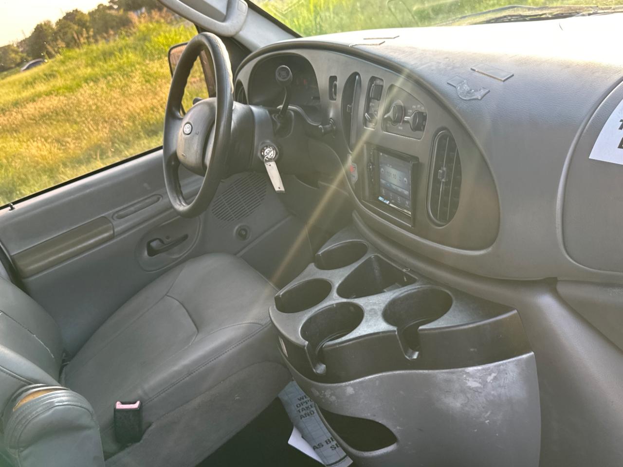 Ford Econoline E-150 XL 2008