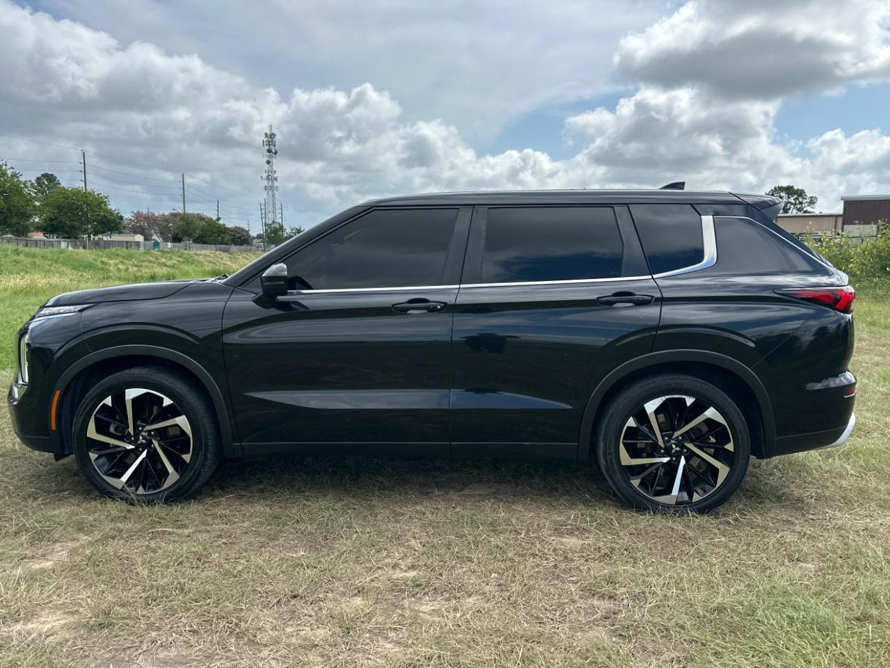 Mitsubishi Outlander SE 2WD 2023