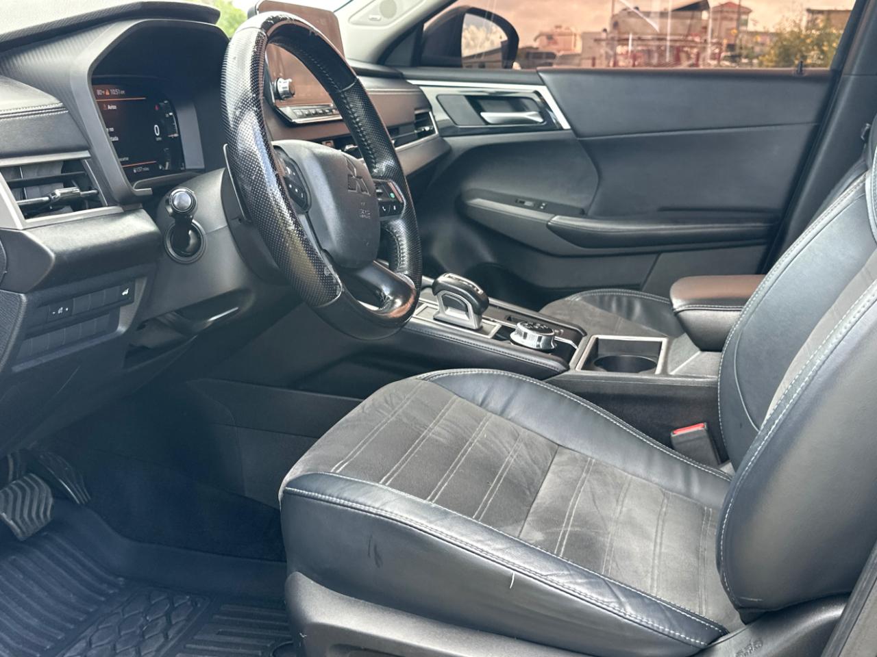 Mitsubishi Outlander SE 2WD 2023