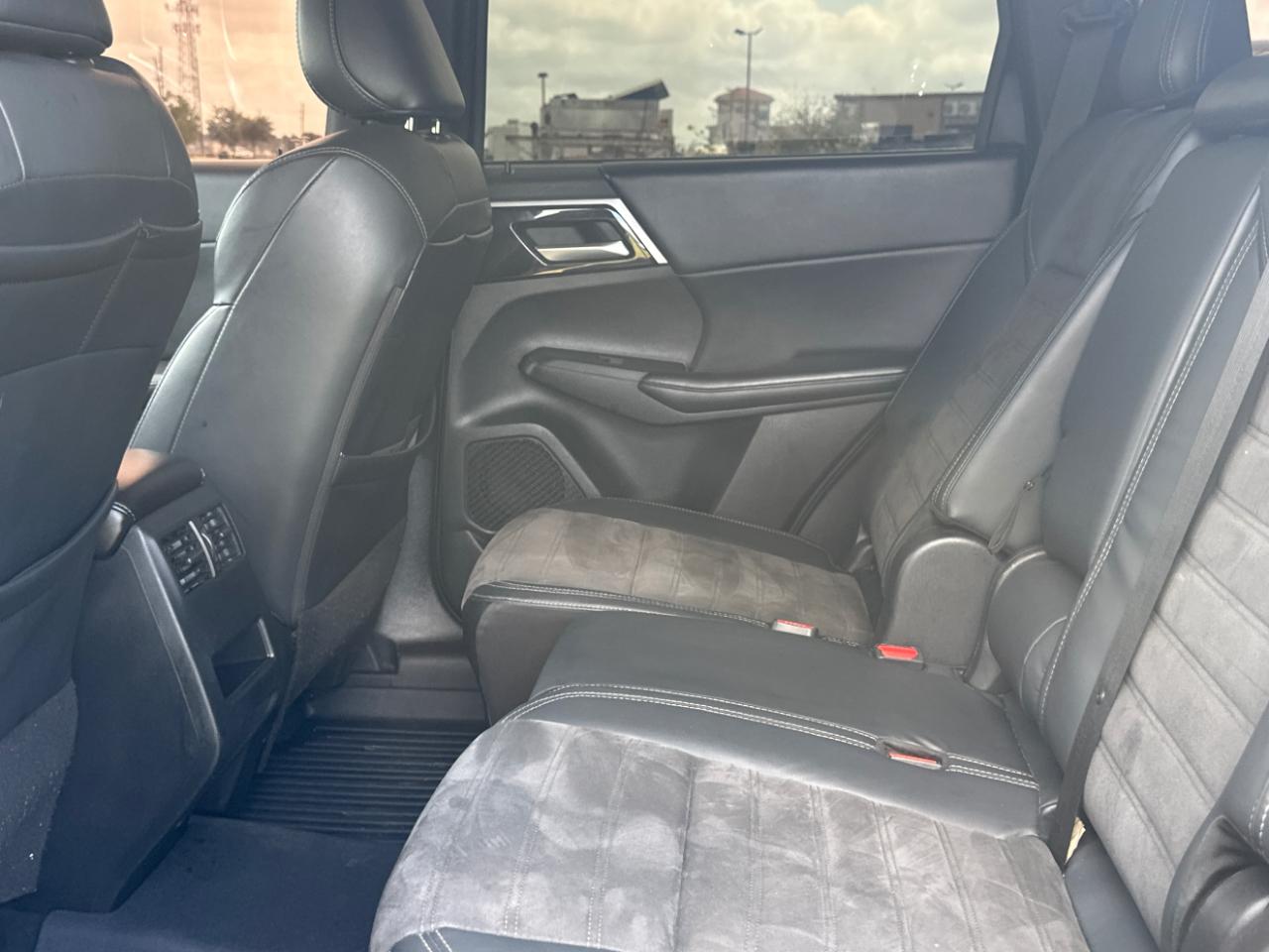 Mitsubishi Outlander SE 2WD 2023