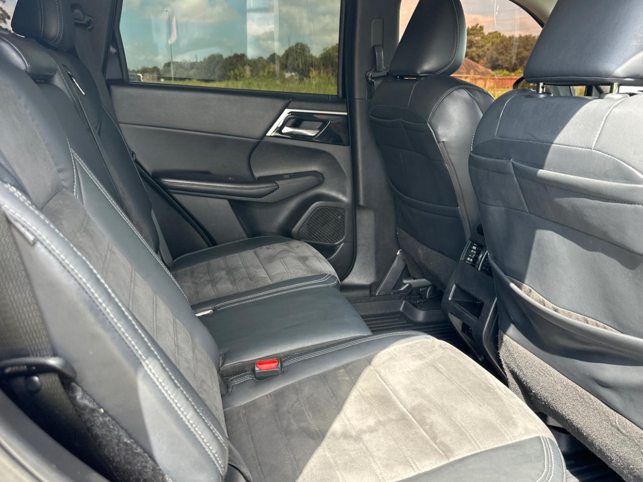 Mitsubishi Outlander SE 2WD 2023