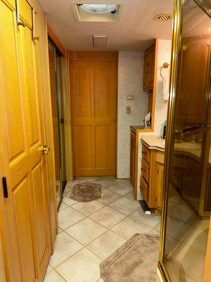 Winnebago Ultimate Freedom  2000