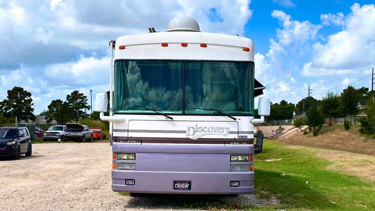 Freightliner X-Line Motorhome  1998