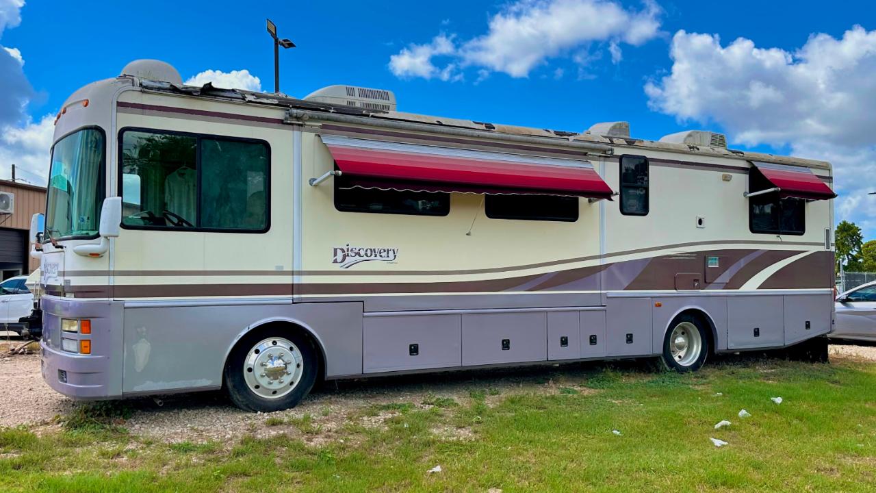 Freightliner X-Line Motorhome  1998
