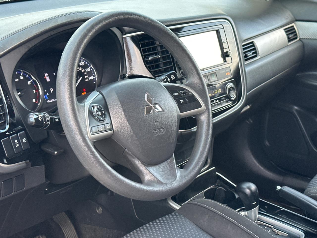 Mitsubishi Outlander ES 2WD 2018