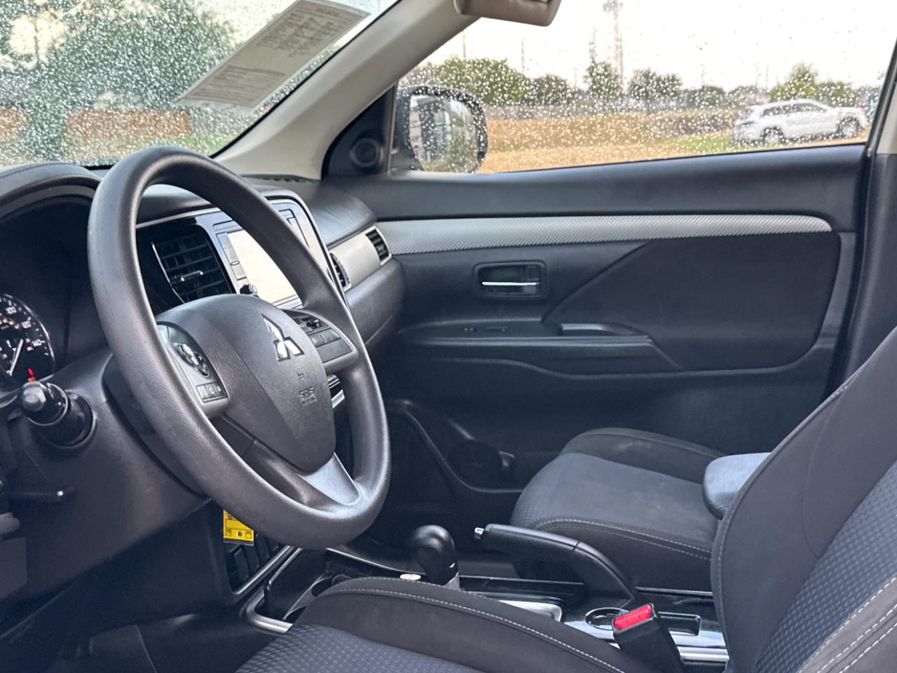 Mitsubishi Outlander ES 2WD 2018