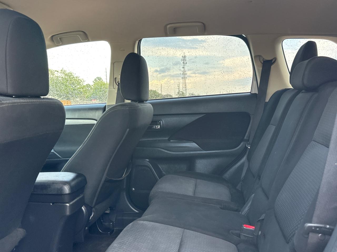 Mitsubishi Outlander ES 2WD 2018