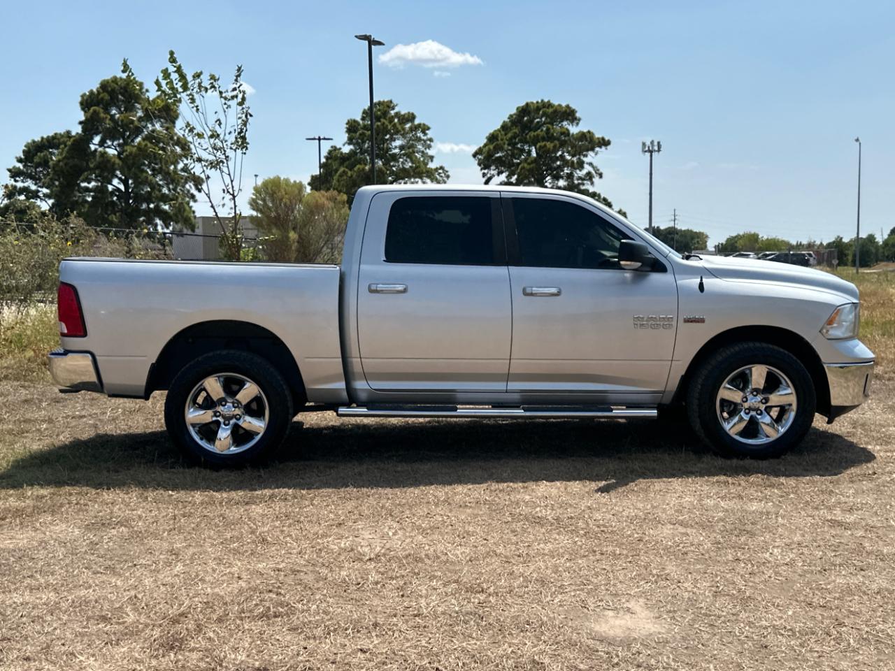 RAM 1500 SLT Crew Cab SWB 4WD 2016