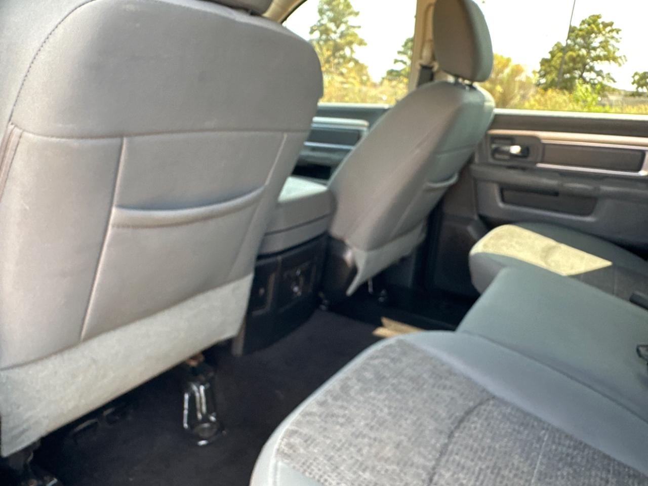 RAM 1500 SLT Crew Cab SWB 4WD 2016