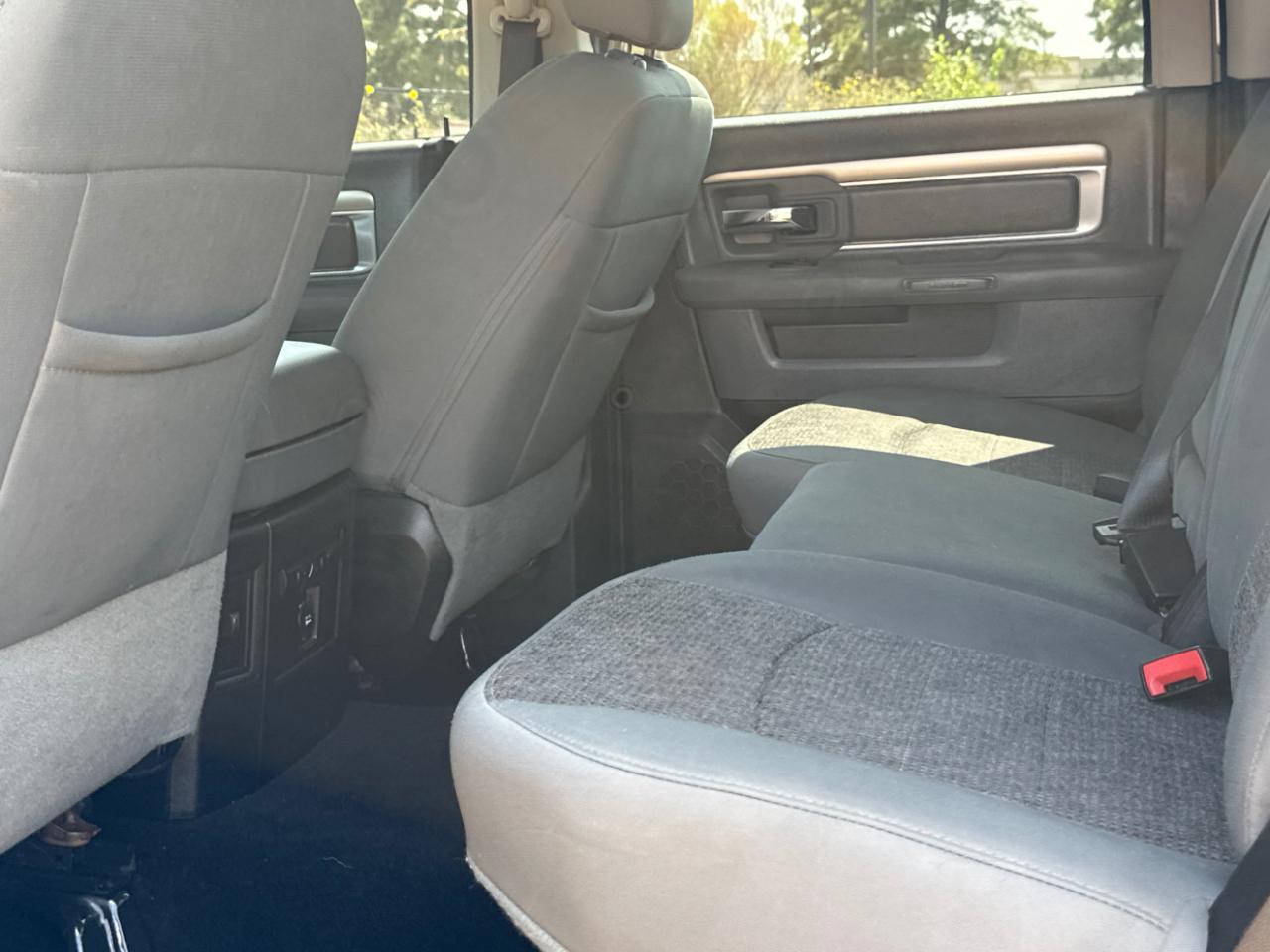 RAM 1500 SLT Crew Cab SWB 4WD 2016