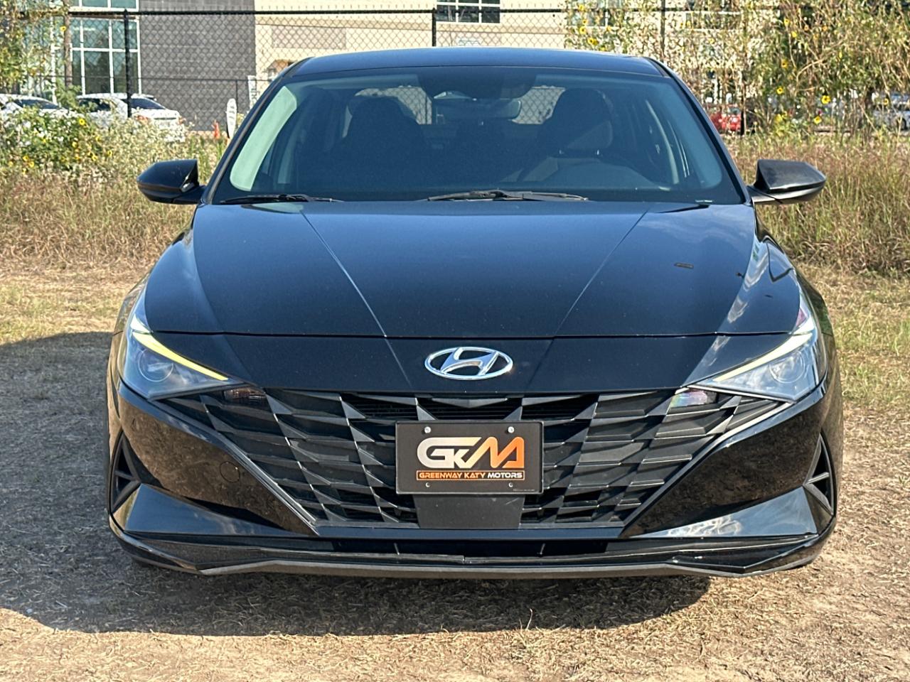 Hyundai Elantra  2022