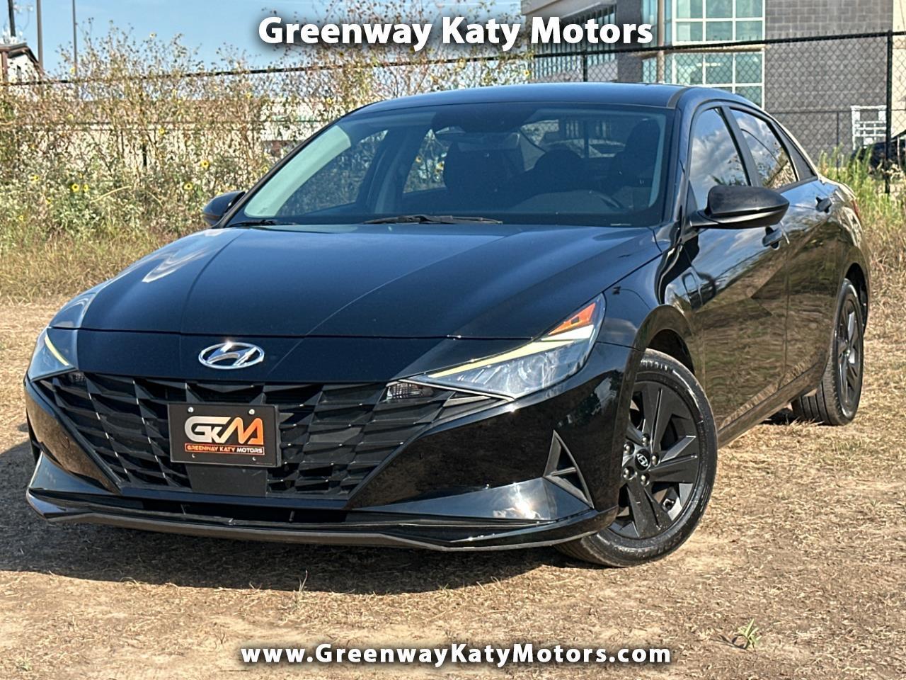 Hyundai Elantra  2022