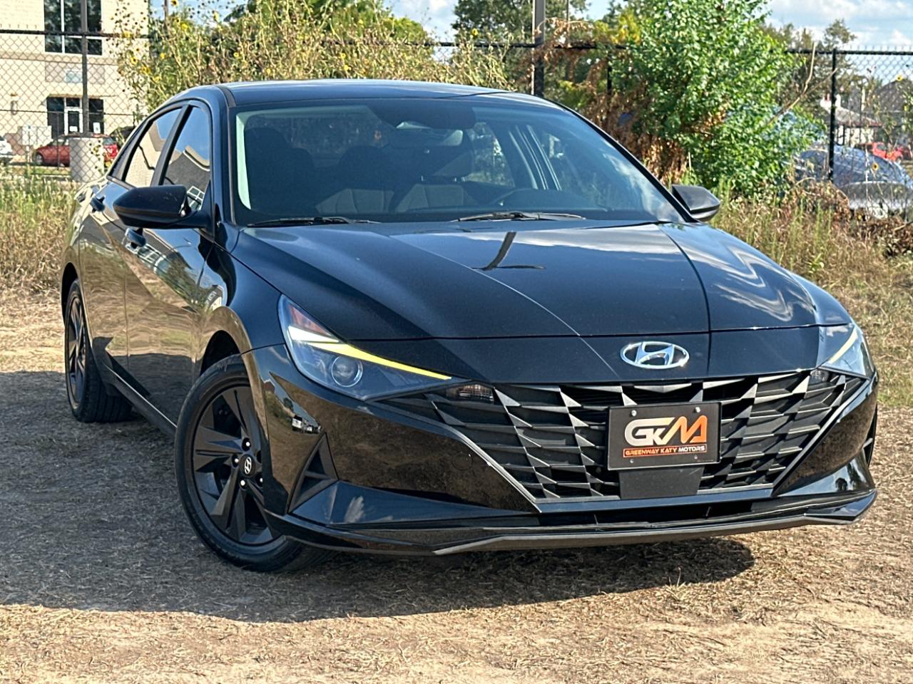 Hyundai Elantra  2022