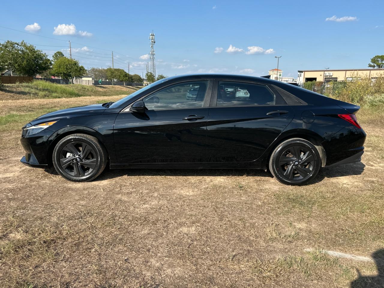 Hyundai Elantra  2022