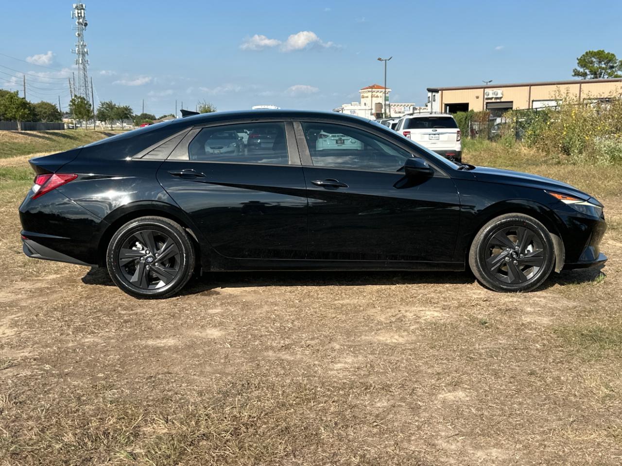 Hyundai Elantra  2022