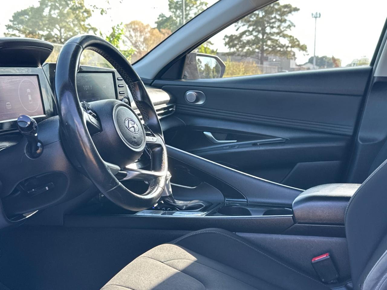 Hyundai Elantra  2022