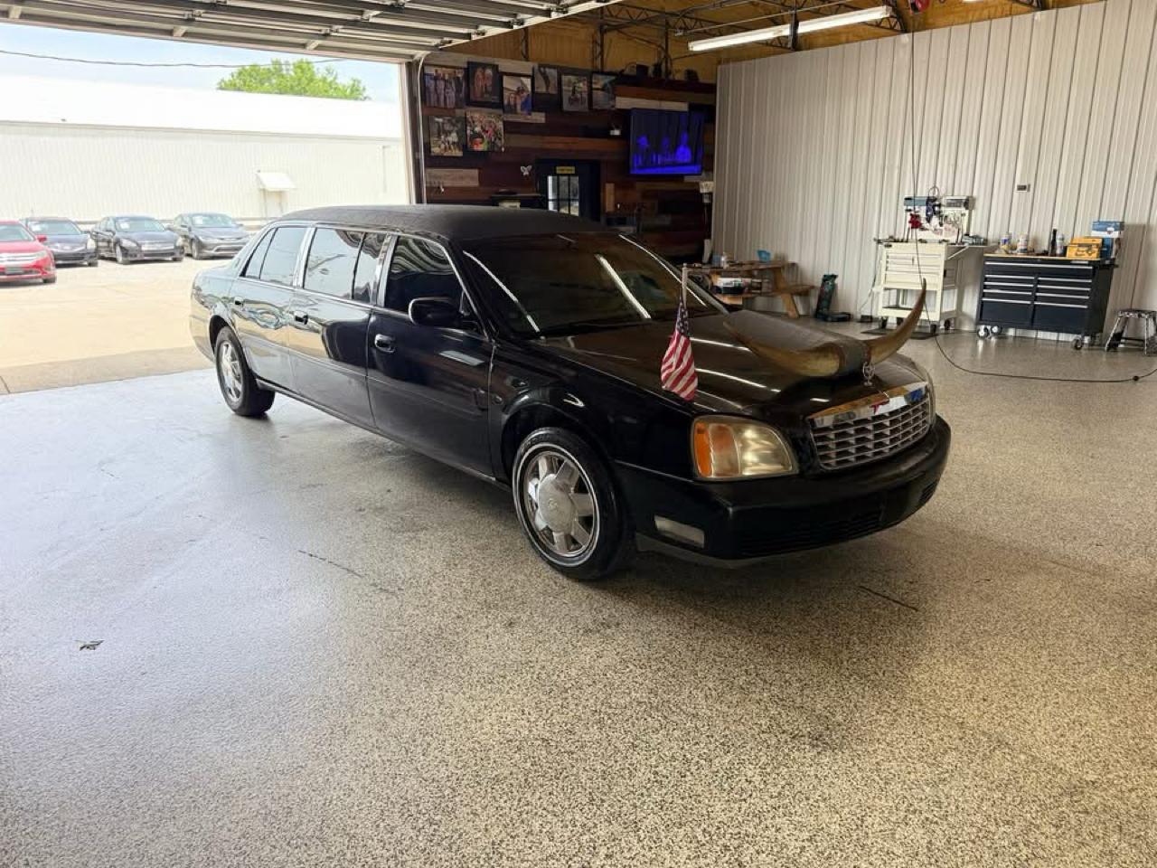 Cadillac DeVille Professional 4dr Sdn Limousine 2003