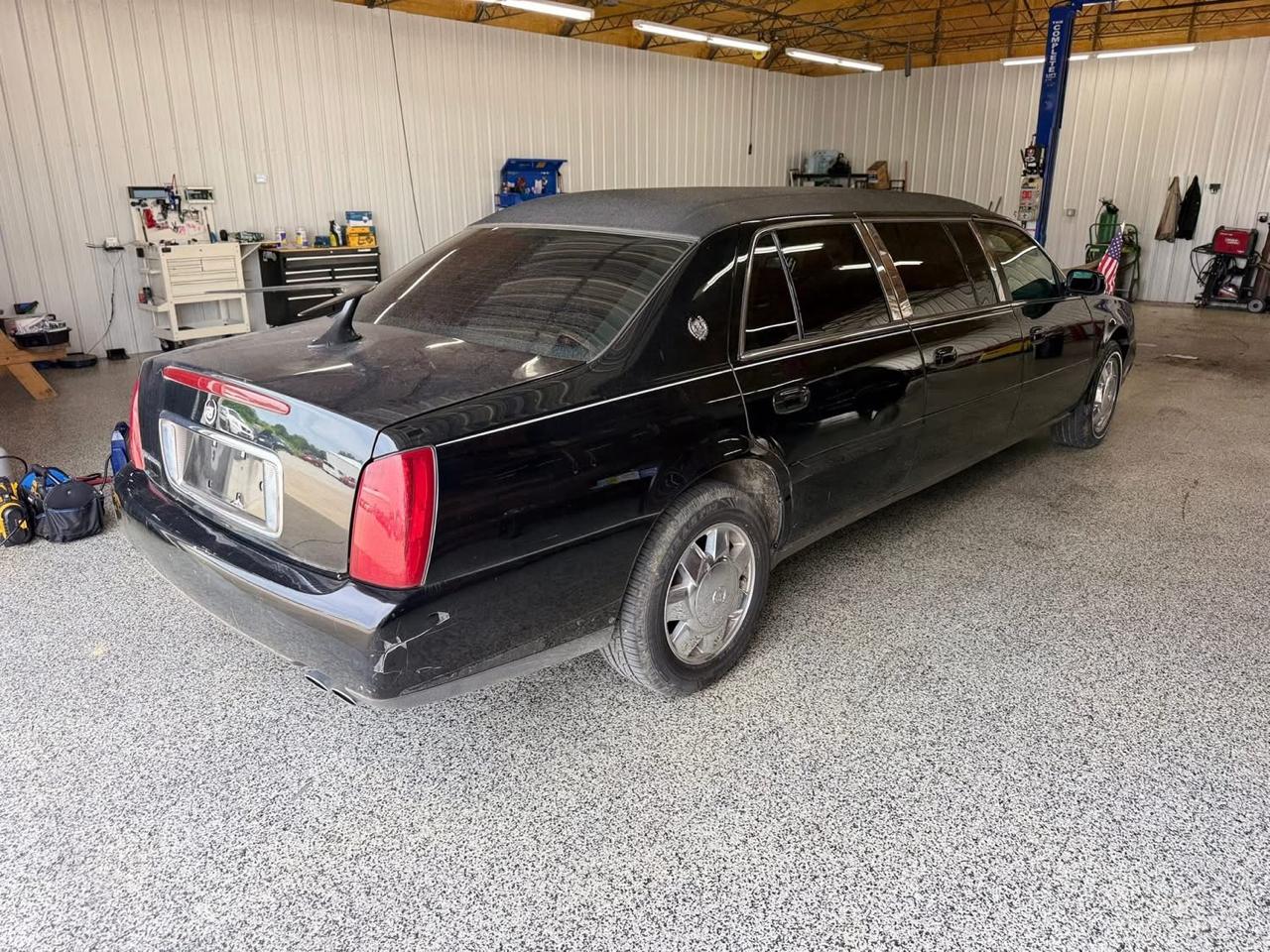 Cadillac DeVille Professional 4dr Sdn Limousine 2003