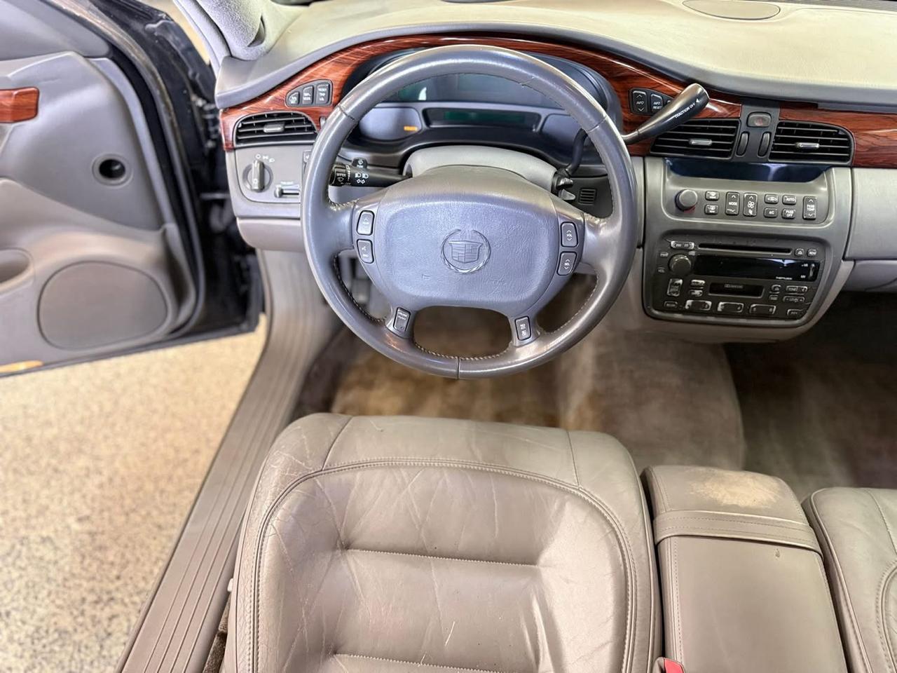 Cadillac DeVille Professional 4dr Sdn Limousine 2003