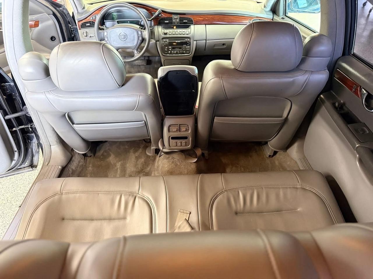 Cadillac DeVille Professional 4dr Sdn Limousine 2003