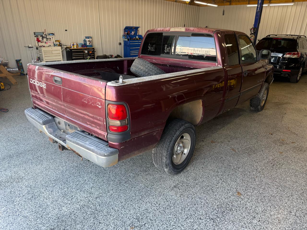 Dodge Ram 1500 4dr Quad Cab 139" WB 4WD 2000