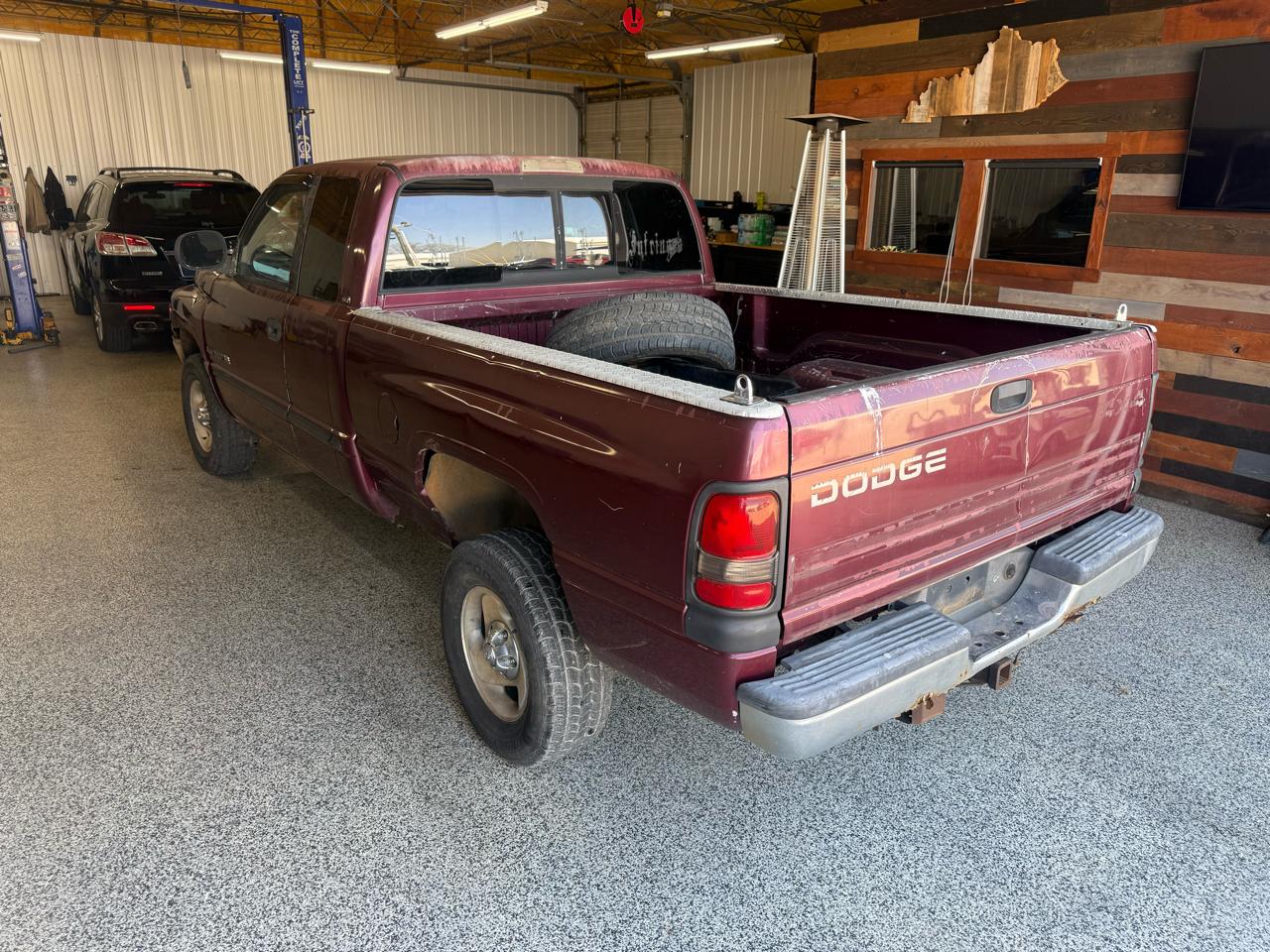 Dodge Ram 1500 4dr Quad Cab 139" WB 4WD 2000