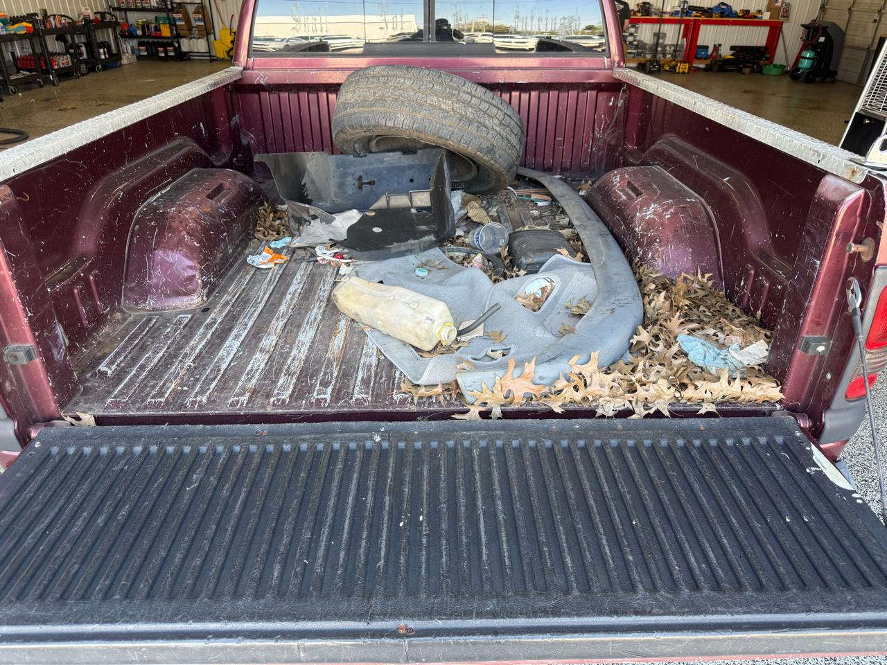 Dodge Ram 1500 4dr Quad Cab 139" WB 4WD 2000