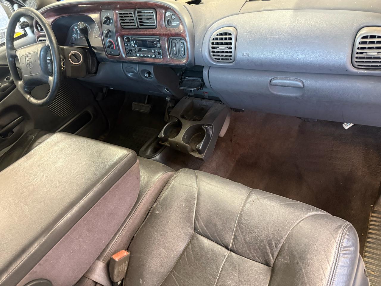 Dodge Ram 1500 4dr Quad Cab 139" WB 4WD 2000