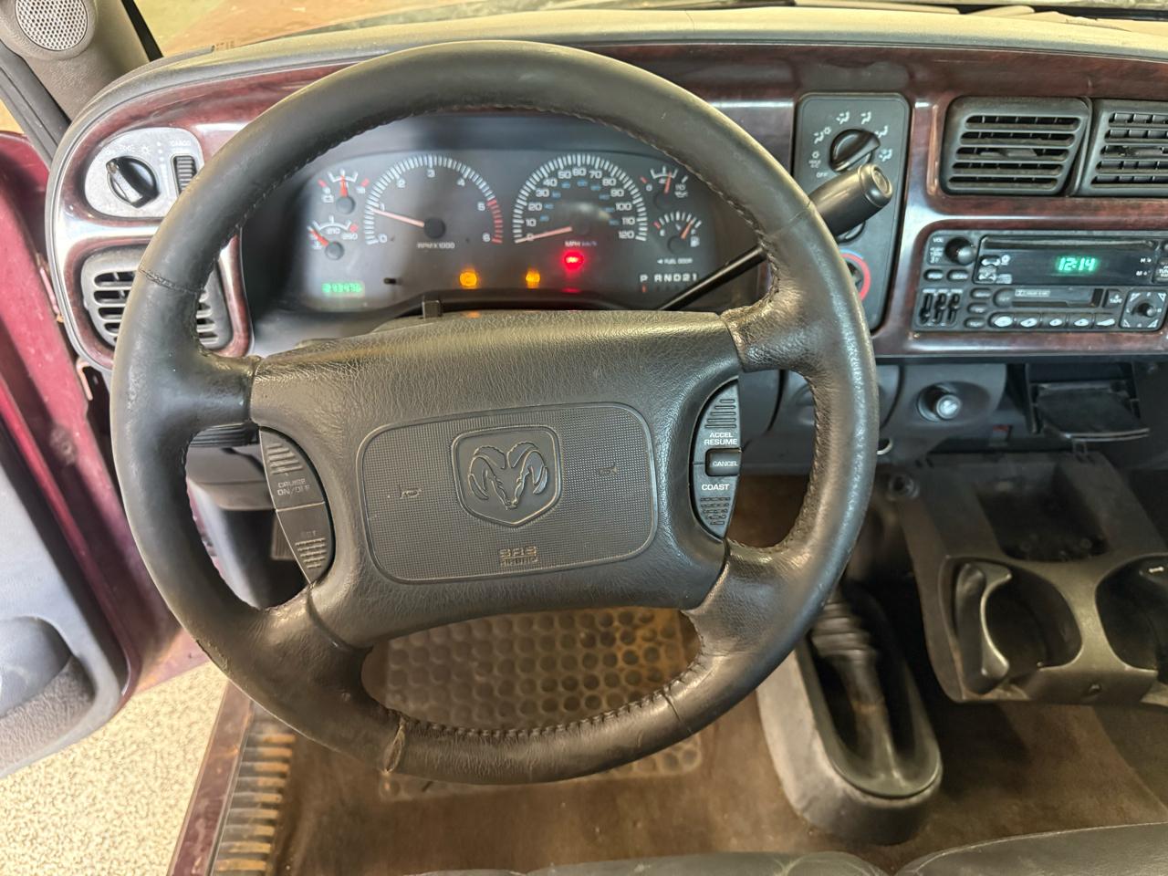 Dodge Ram 1500 4dr Quad Cab 139" WB 4WD 2000