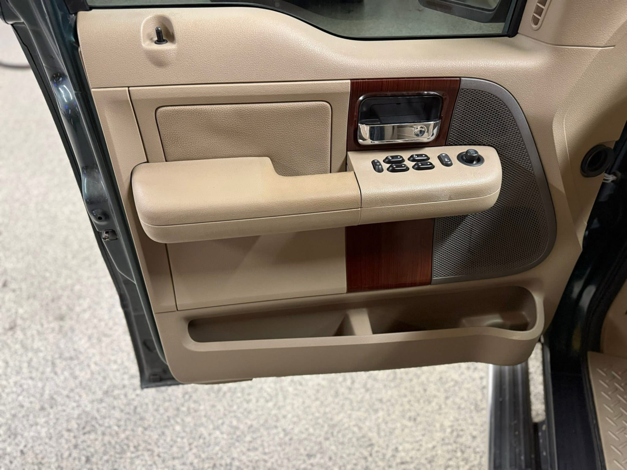 Ford F-150 2WD SuperCrew 139" King Ranch 2007