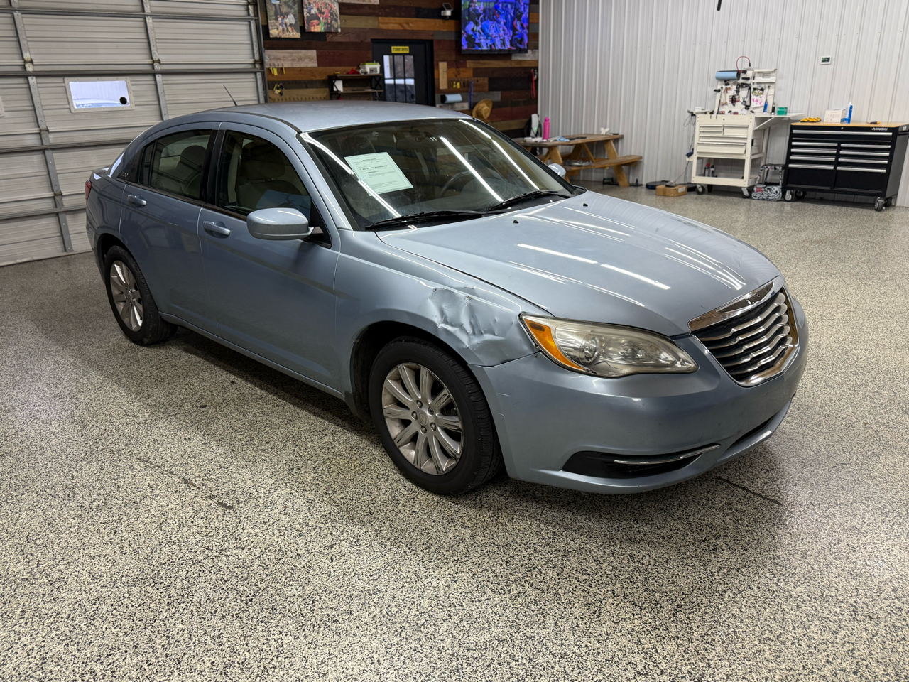 Chrysler 200 4dr Sdn Touring 2013 Chrysler 200 4dr Sdn Touring 2013