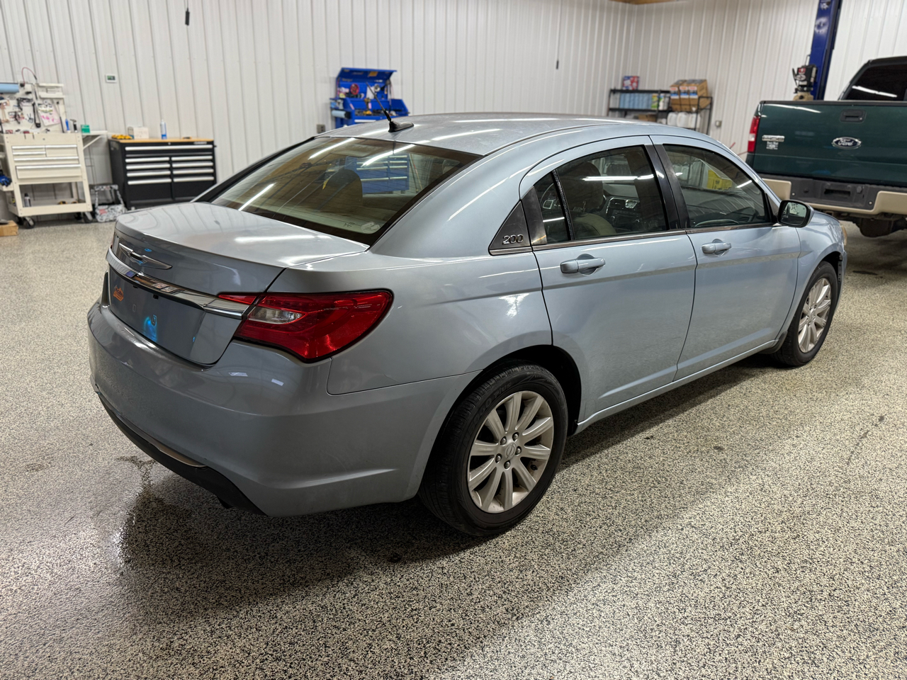 Chrysler 200 4dr Sdn Touring 2013 Chrysler 200 4dr Sdn Touring 2013