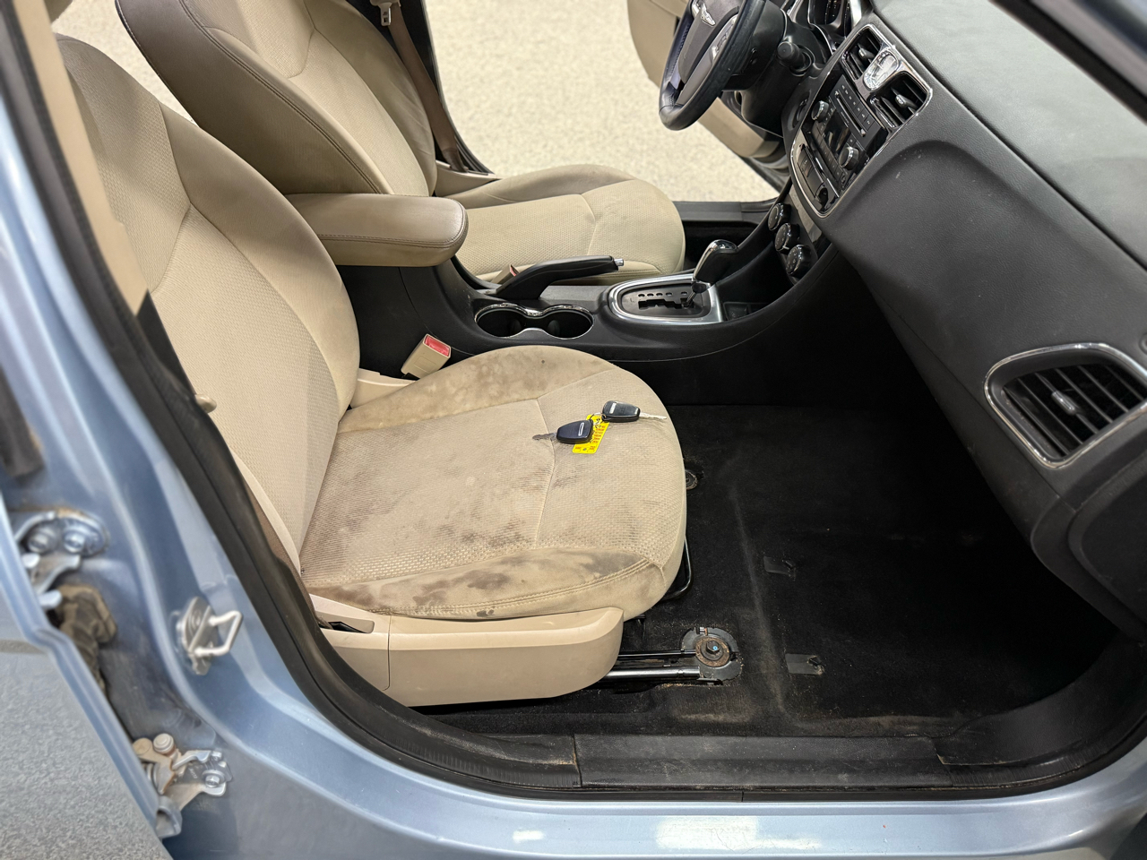 Chrysler 200 4dr Sdn Touring 2013 Chrysler 200 4dr Sdn Touring 2013