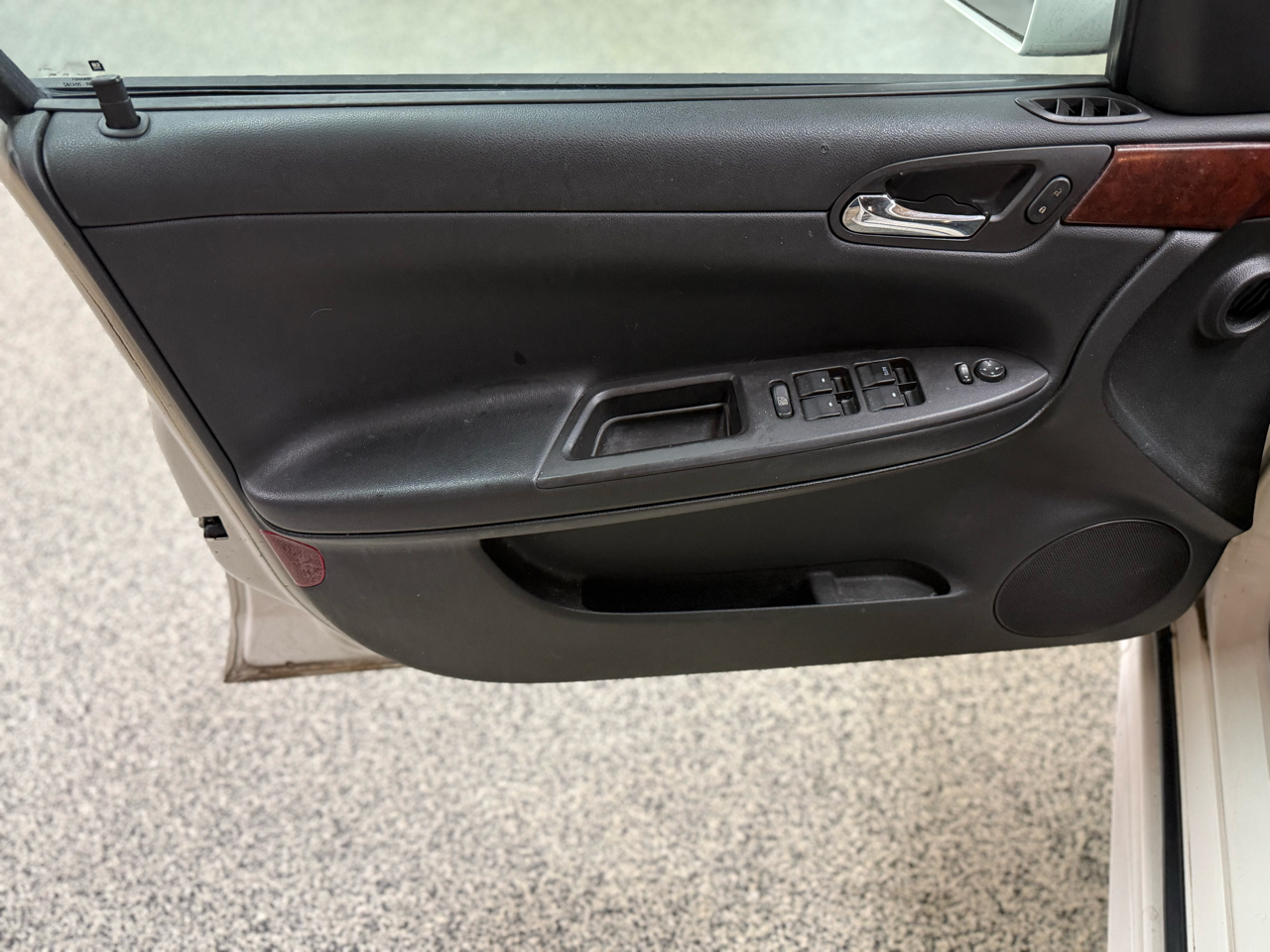 Chevrolet Impala 4dr Sdn LS 2009 Chevrolet Impala 4dr Sdn LS 2009