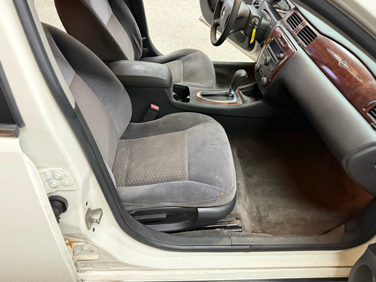 Chevrolet Impala 4dr Sdn LS 2009 Chevrolet Impala 4dr Sdn LS 2009