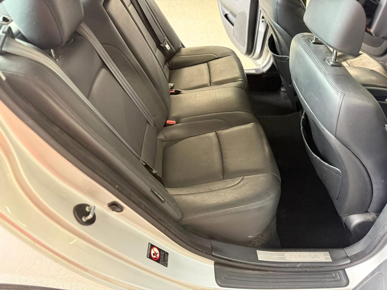 Hyundai Genesis 4dr Sdn V6 3.8L 2014