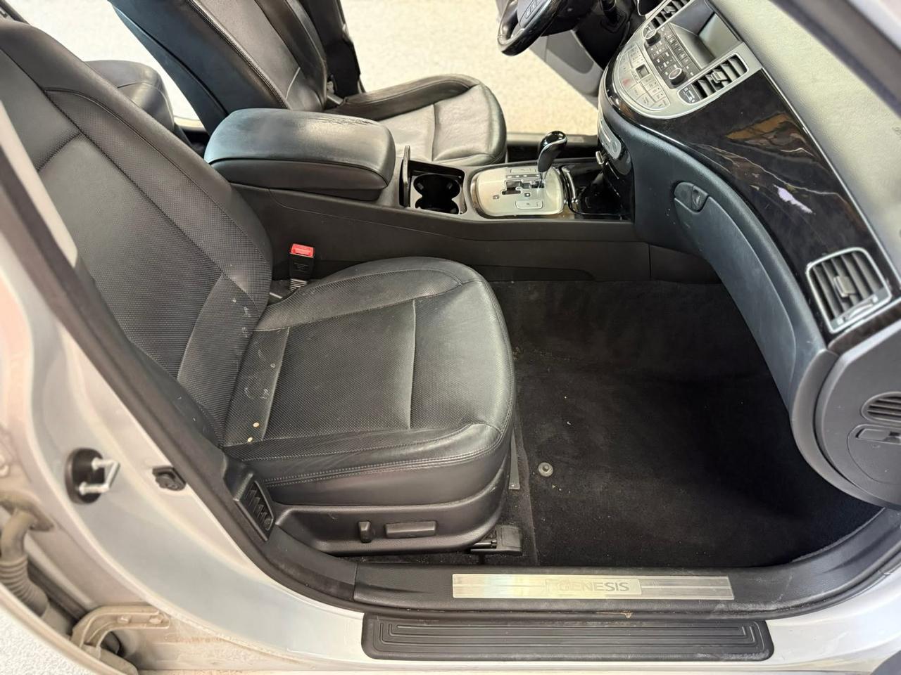Hyundai Genesis 4dr Sdn V6 3.8L 2014